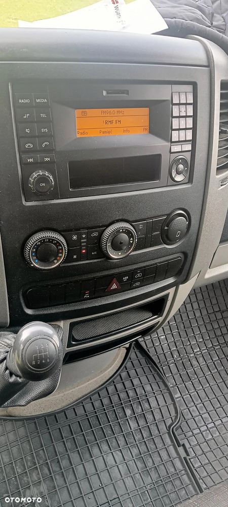 Mercedes-Benz Sprinter - 15