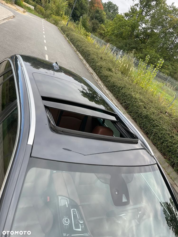 BMW Seria 5 530d Touring Sport-Aut - 17