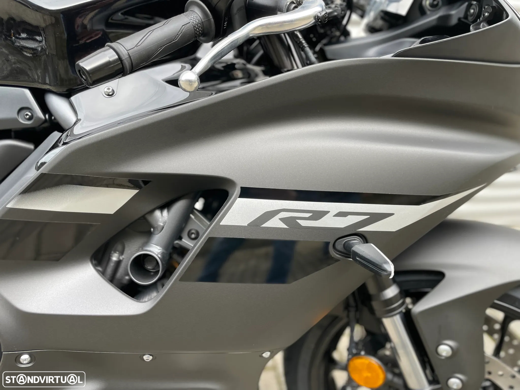 Yamaha R R-7 - 9