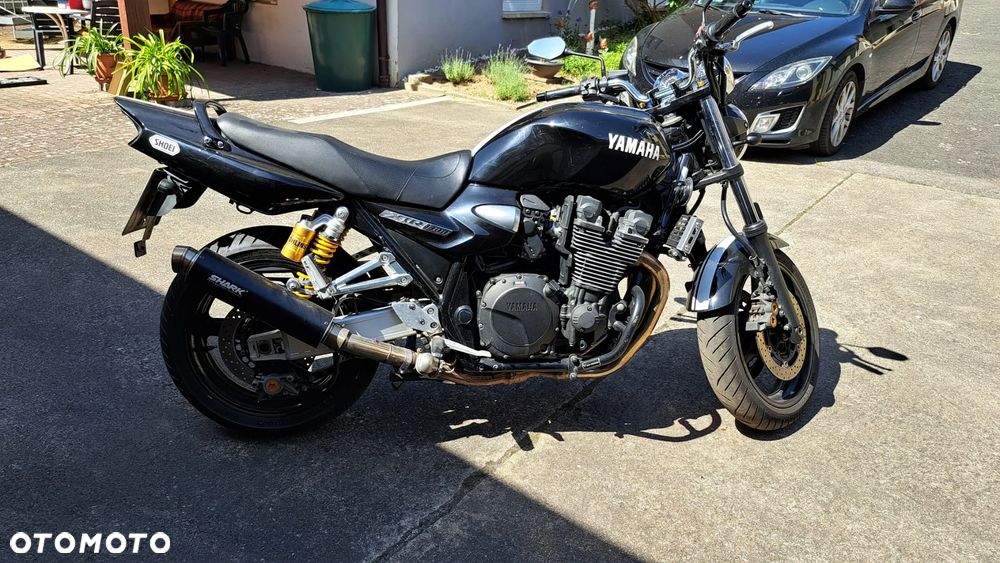 Yamaha XJR - 1