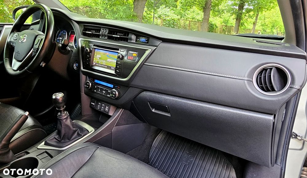 Toyota Auris 1.6 Prestige - 17