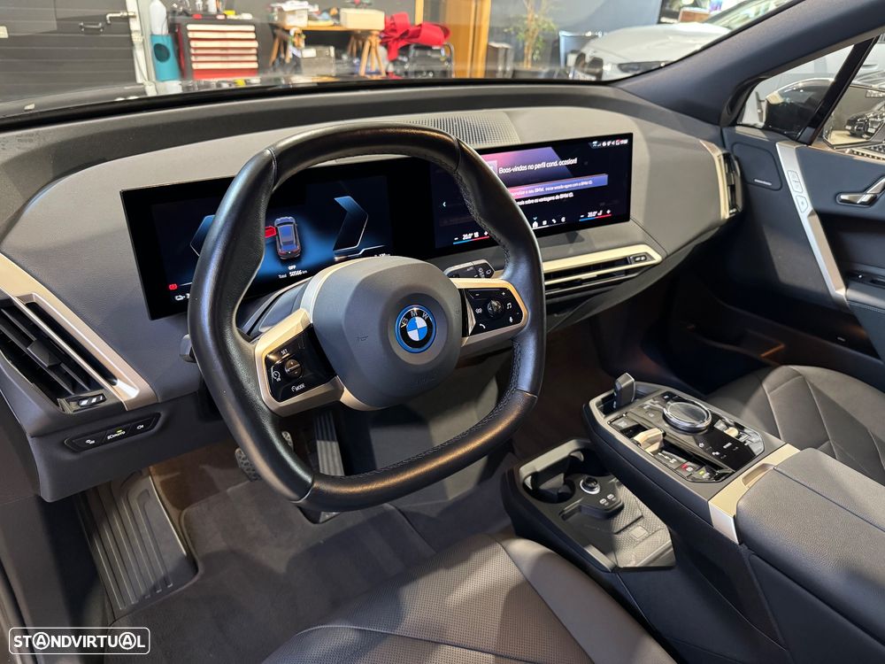 BMW iX xDrive 40 Pack Desportivo - 36