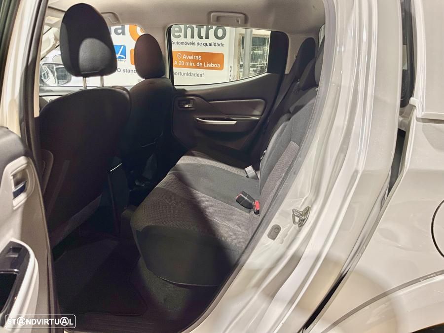 Mitsubishi L200 2.4 DI-D CD Sportbox Strakar 4WD - 21