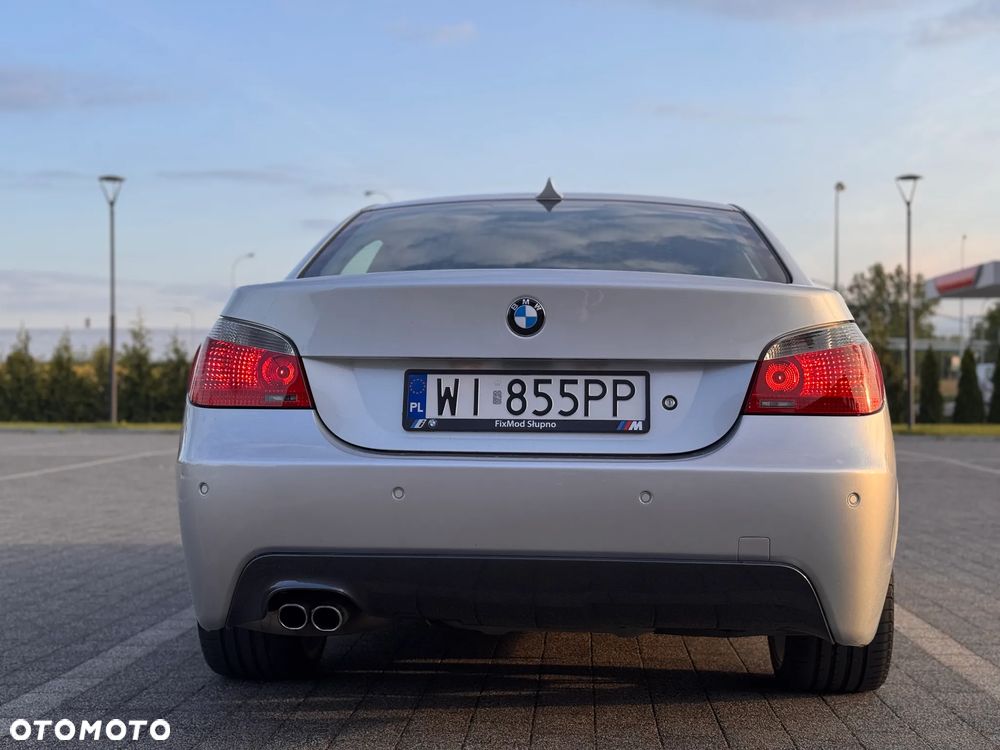 BMW Seria 5 523i Touring - 9