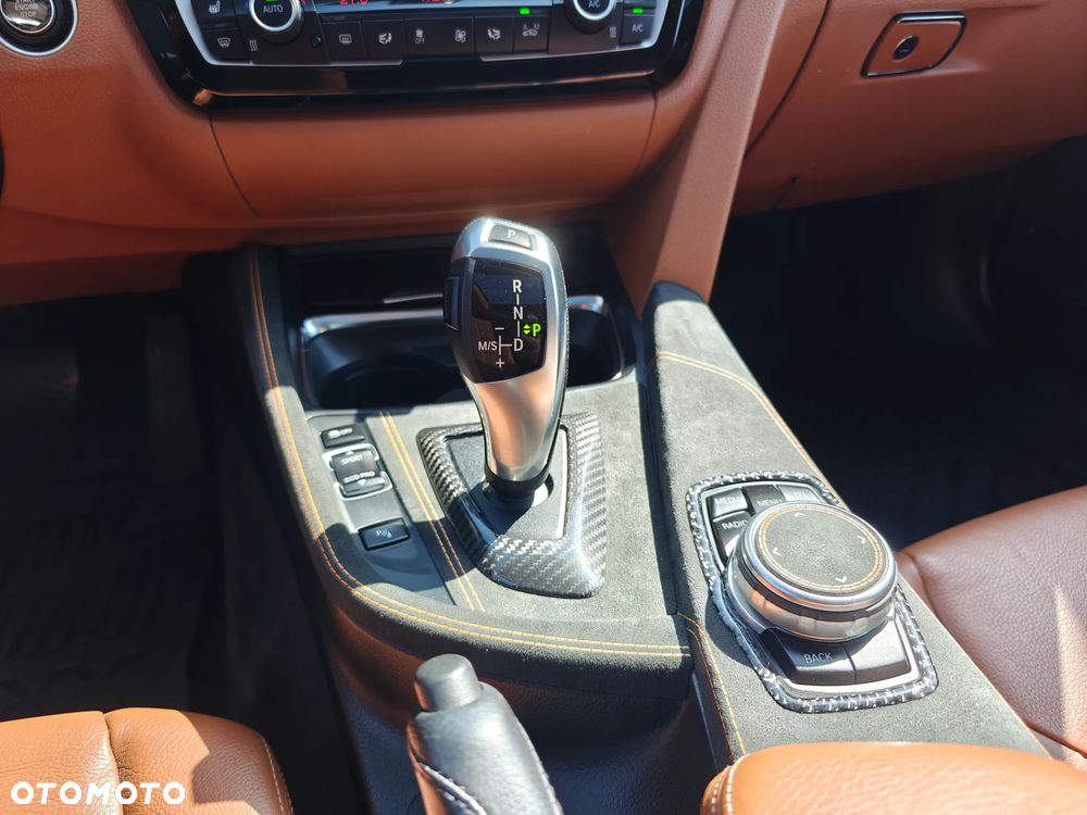BMW Seria 3 318d Luxury Line - 12