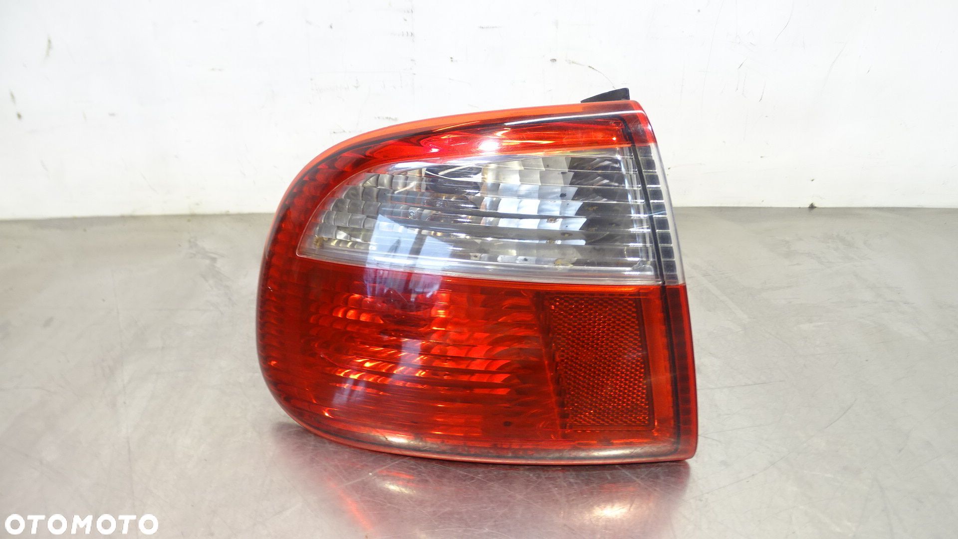 LAMPA LEWA TYLNA SEAT TOLEDO II 1.6 1M5945095B - 1