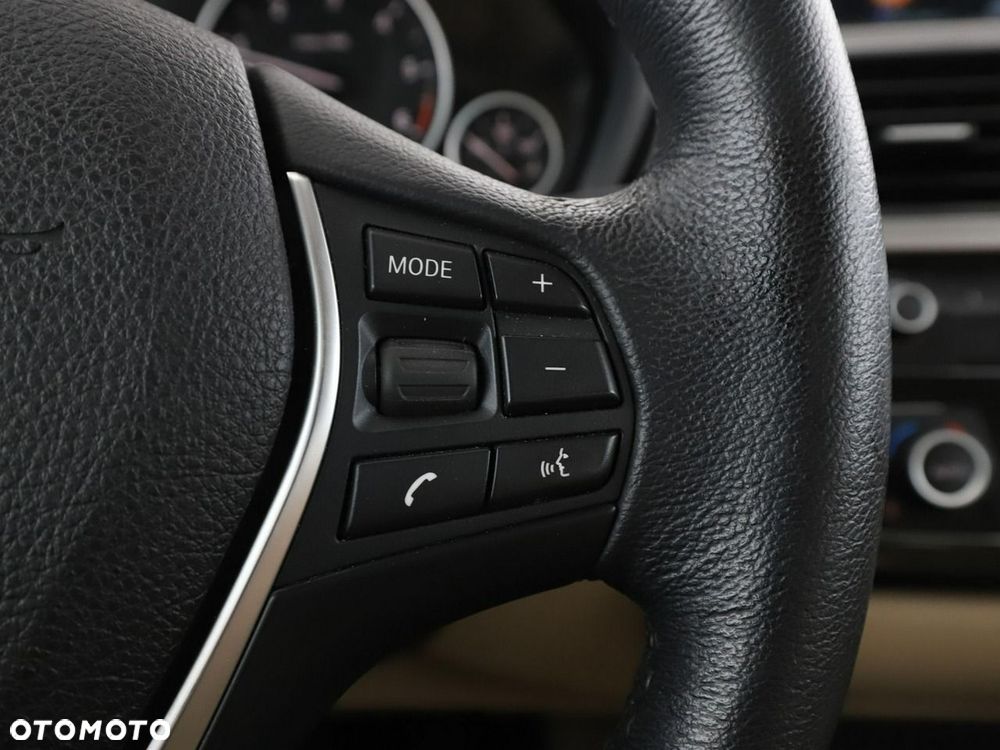 BMW Seria 3 320d Luxury Line - 31