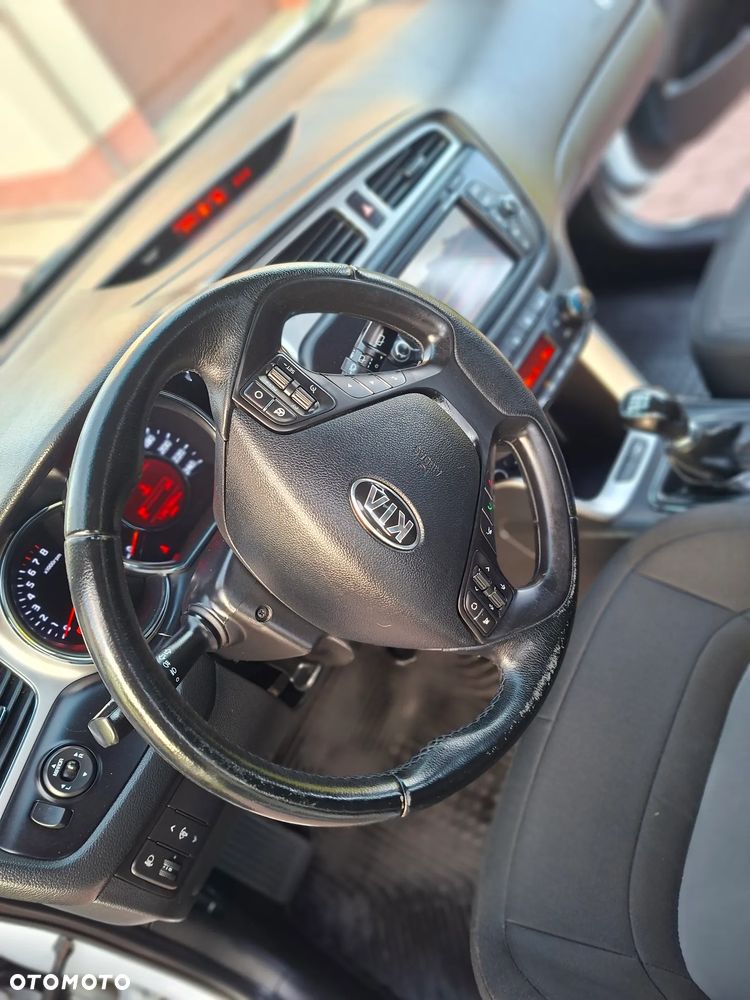 Kia Ceed - 22