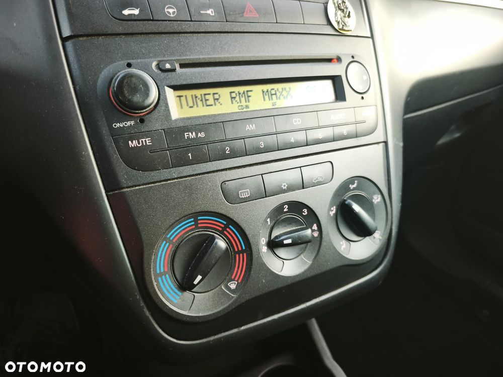 Fiat Grande Punto - 12