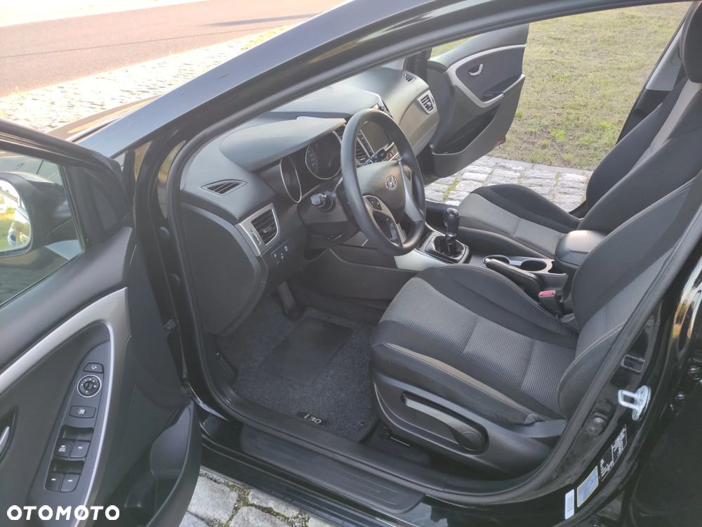 Hyundai i30 Kombi 1.4 Passion - 8
