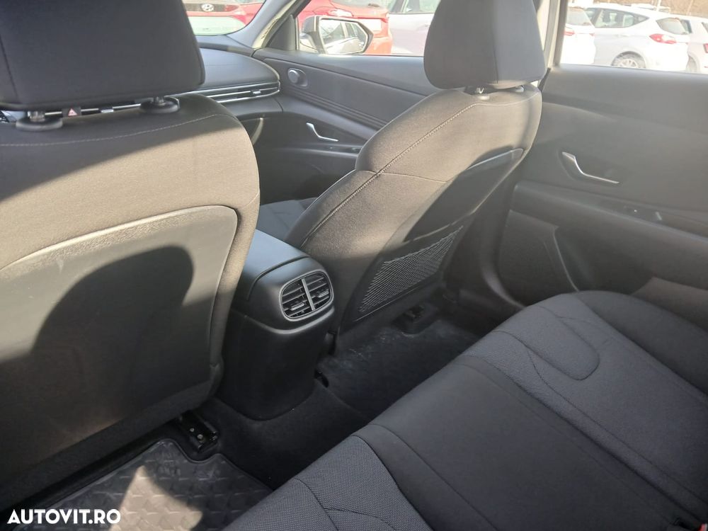 Hyundai Elantra 1.6 l 123 CP CVT Exclusive Navi - 4