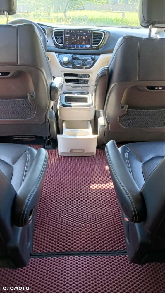 Chrysler Pacifica - 15