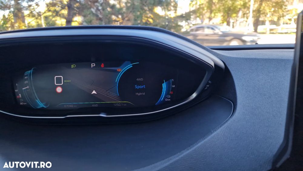 Peugeot 3008 PHEV 300 EAT8 4X4 Allure Pack - 18