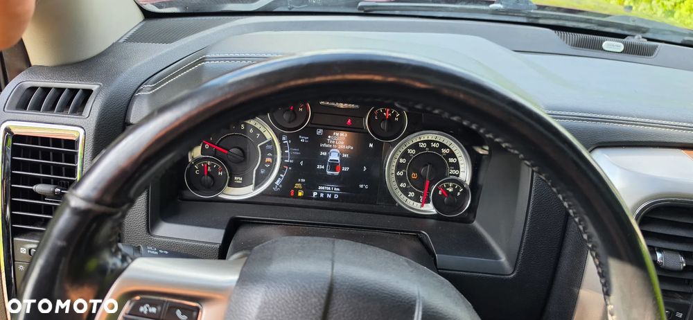 RAM 1500 Crew Cab Laramie - 22