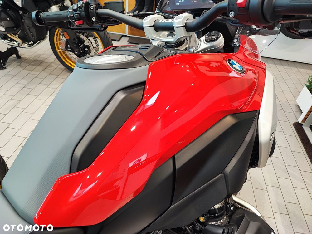 BMW R - 9