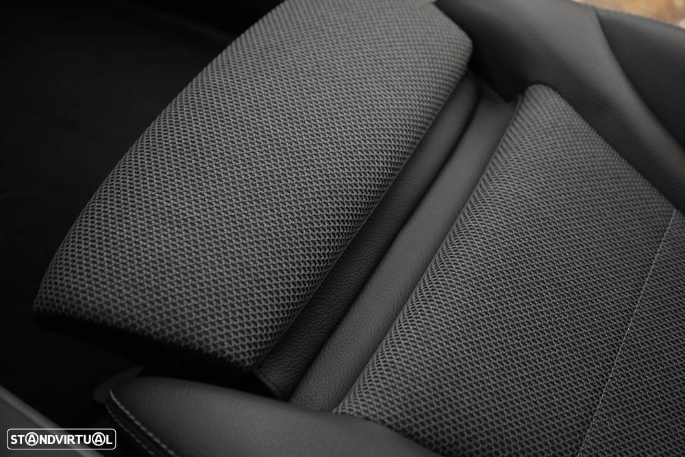 Mercedes-Benz C 300 e Avantgarde - 31