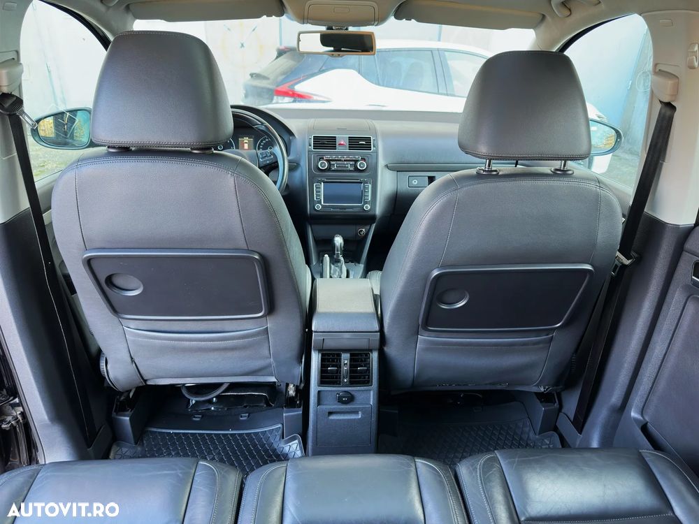 Volkswagen Touran 2.0 TDI DPF DSG Highline - 4