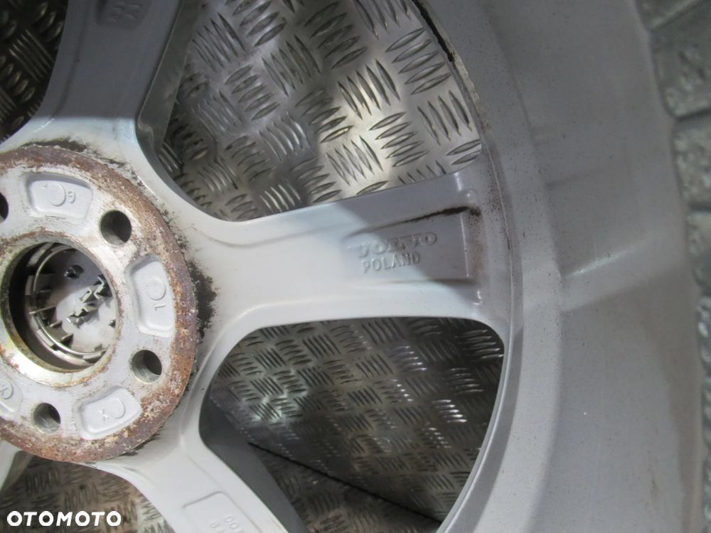 Koła Volvo XC60 XC90 8Jx18 et42,5 5x108 zima 7,6mm - 7