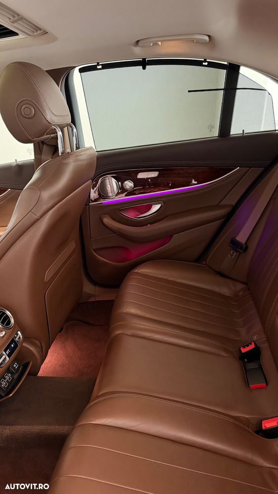 Mercedes-Benz E 220 d 4MATIC Aut. - 31