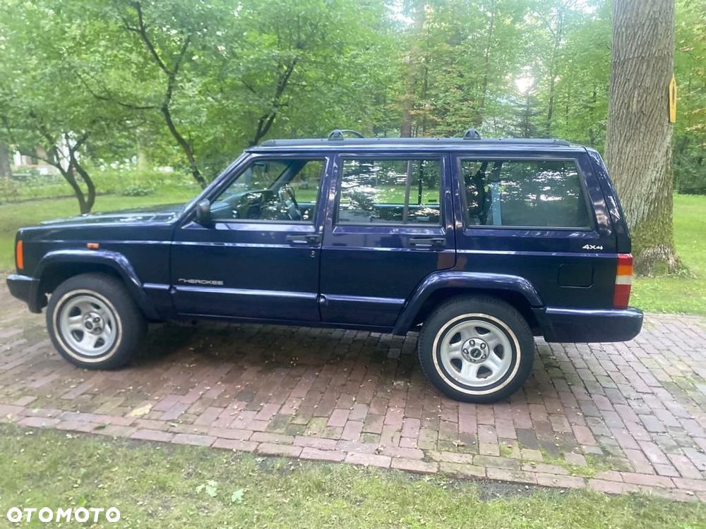 Jeep Cherokee 2.5 Sport - 3