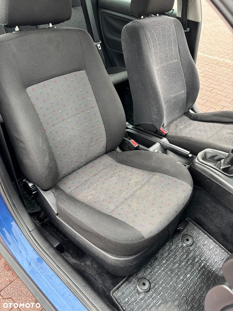 Volkswagen Passat - 25