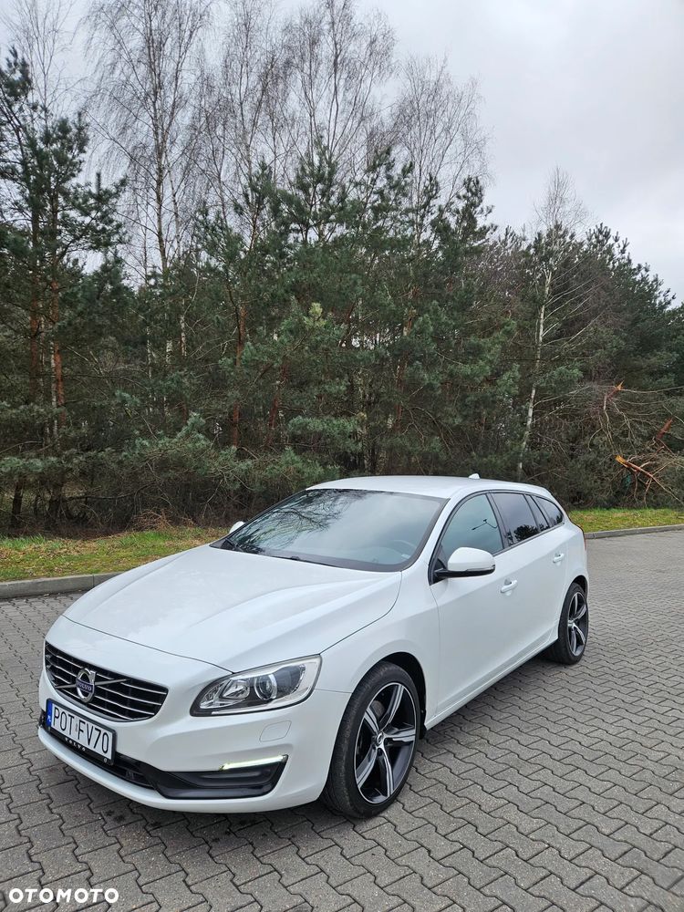 Volvo V60 D4 Drive-E Momentum - 1