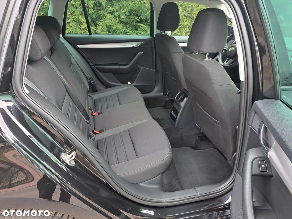 Skoda Octavia 2.0 TDI Edition DSG - 11