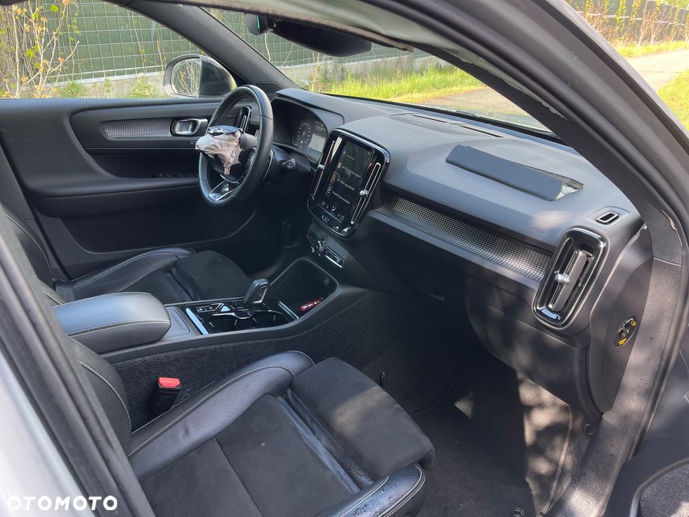 Volvo XC 40 D4 AWD Geartronic R-Design - 18