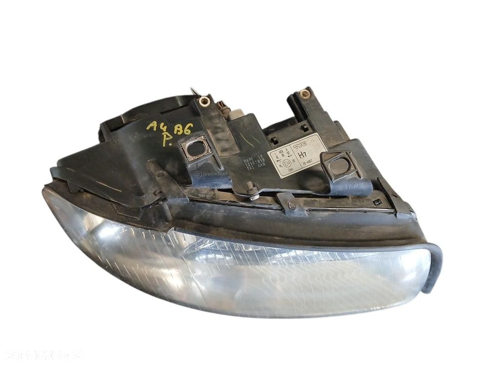 LAMPA PRAWA PRZEDNIA PRZÓD AUDI A4 B6 LAMPA PRAWA PRZEDNIA PRZÓD A4 B6 - 2