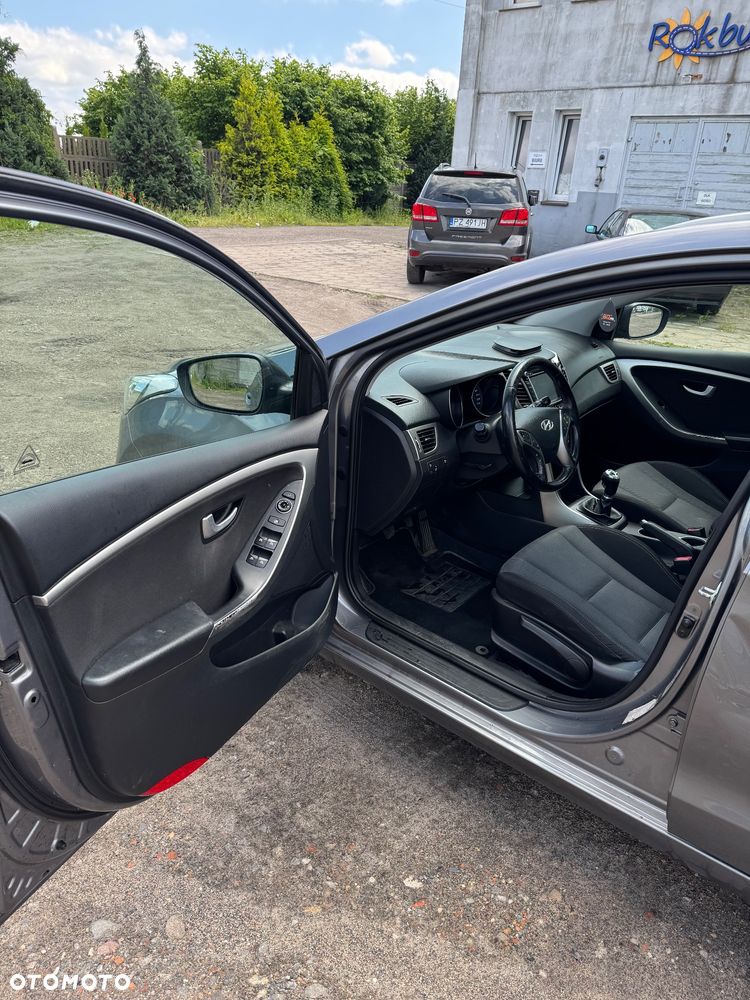Hyundai i30 blue 1.6 CRDi Style - 9