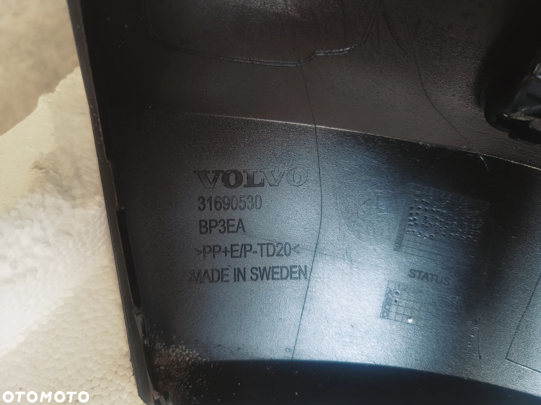 Oryginalny zderzak przód przedni do Volvo V60 II S60 III R-Desingn 31690530 18- - 12