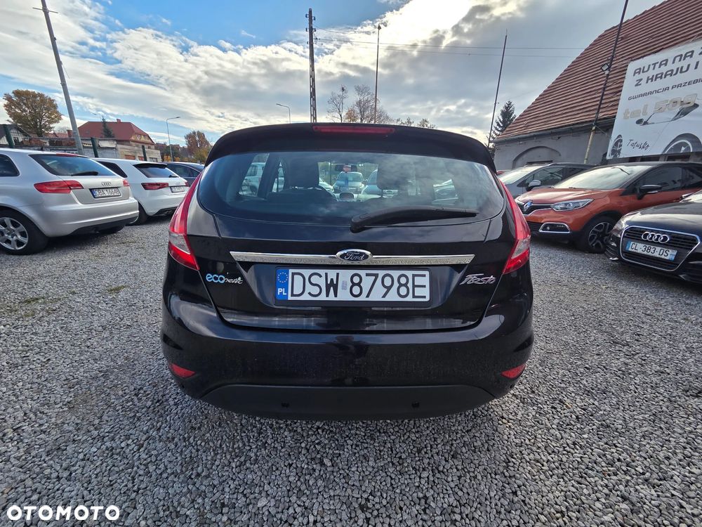 Ford Fiesta 1.6 TDCi DPF Titanium - 11