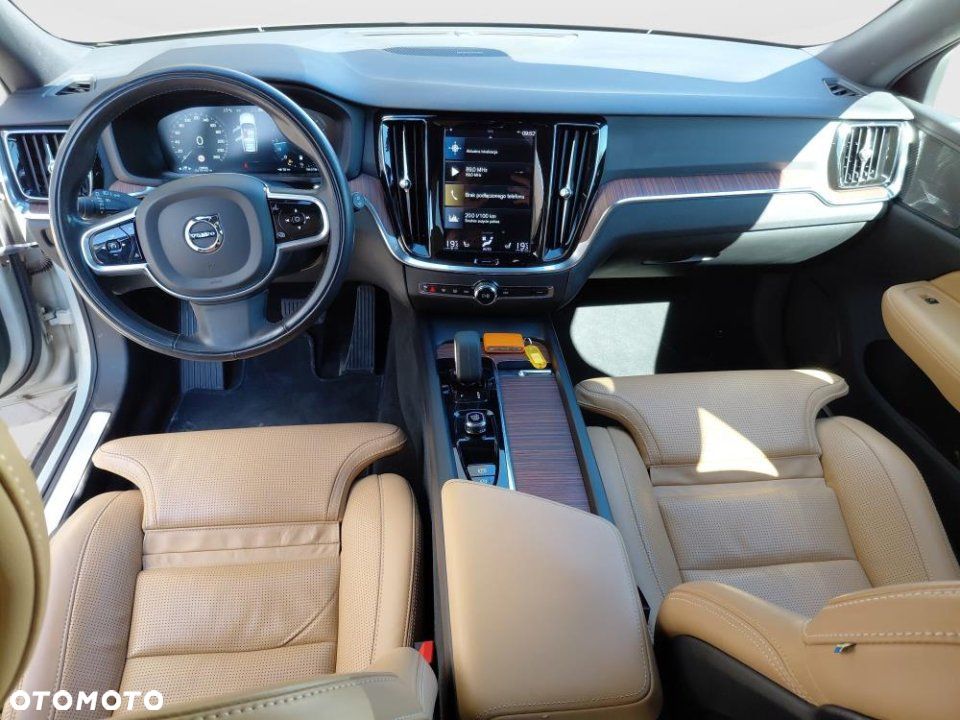 Volvo V60 Cross Country - 14