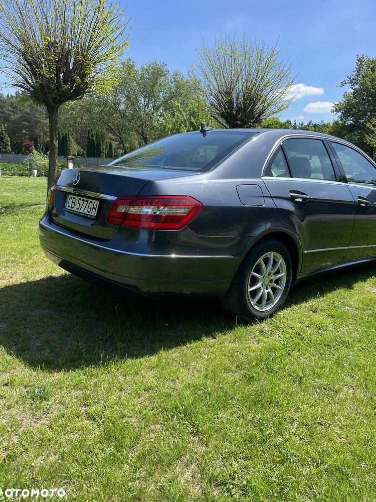Mercedes-Benz Klasa E 200 CDI DPF BlueEFFICIENCY Automatik Elegance - 4