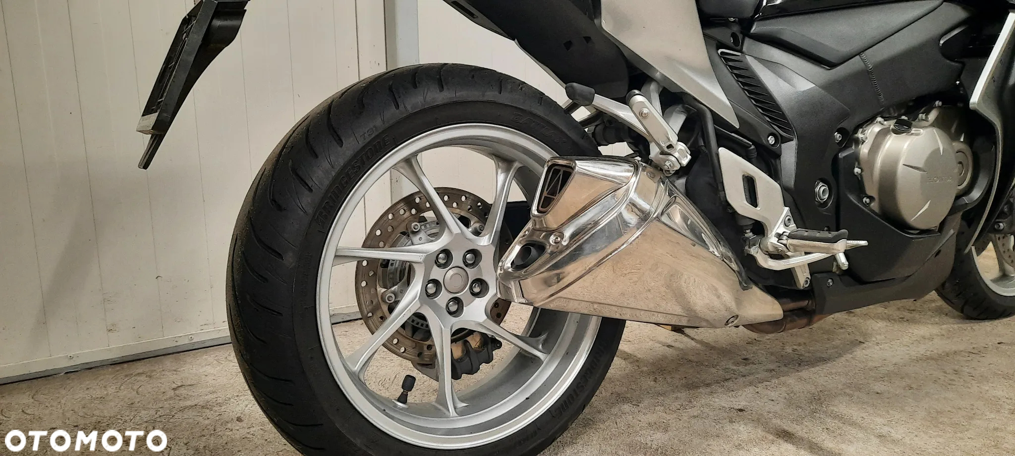 Honda VFR - 4
