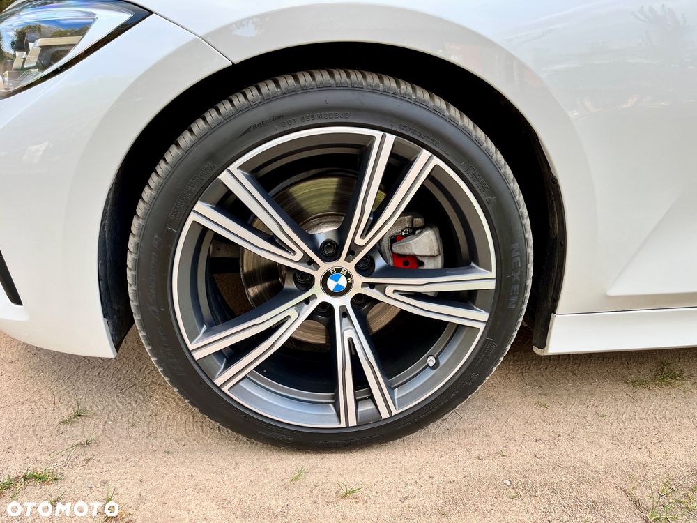 BMW Seria 3 330i Sport Line - 23
