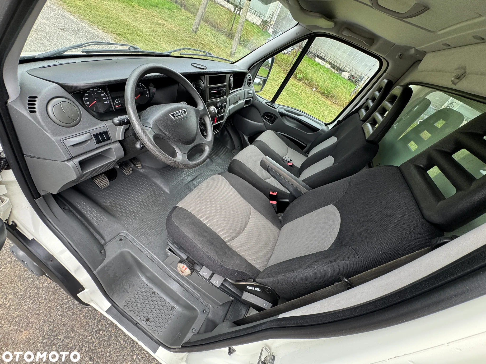 Iveco 35C15 * 3.0 / 150KM * Kontener / Rama * Koła bliźniacze * Rozstaw osi: 4.1m * - 24