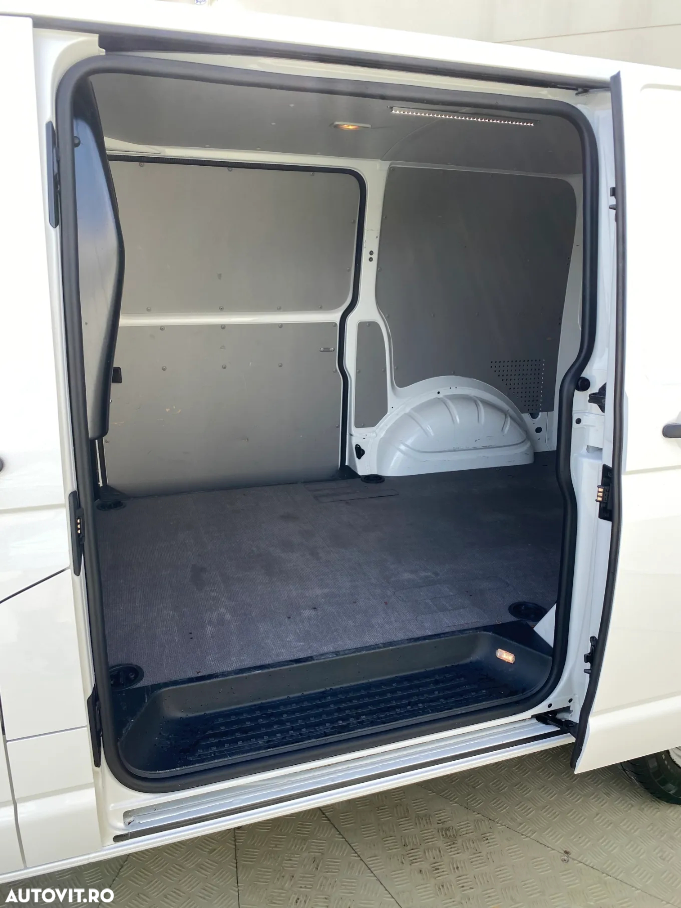 Volkswagen Transporter 2.0TDI 2CULISANTE - 25