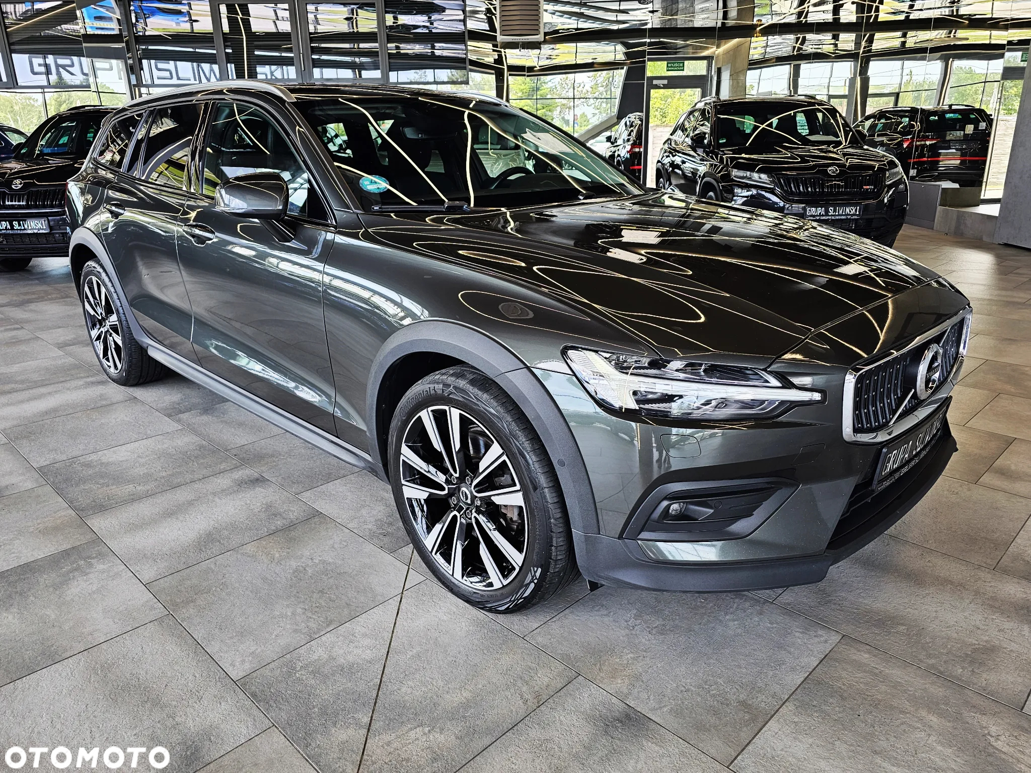Volvo V60 Cross Country B4 D AWD Geartronic - 13
