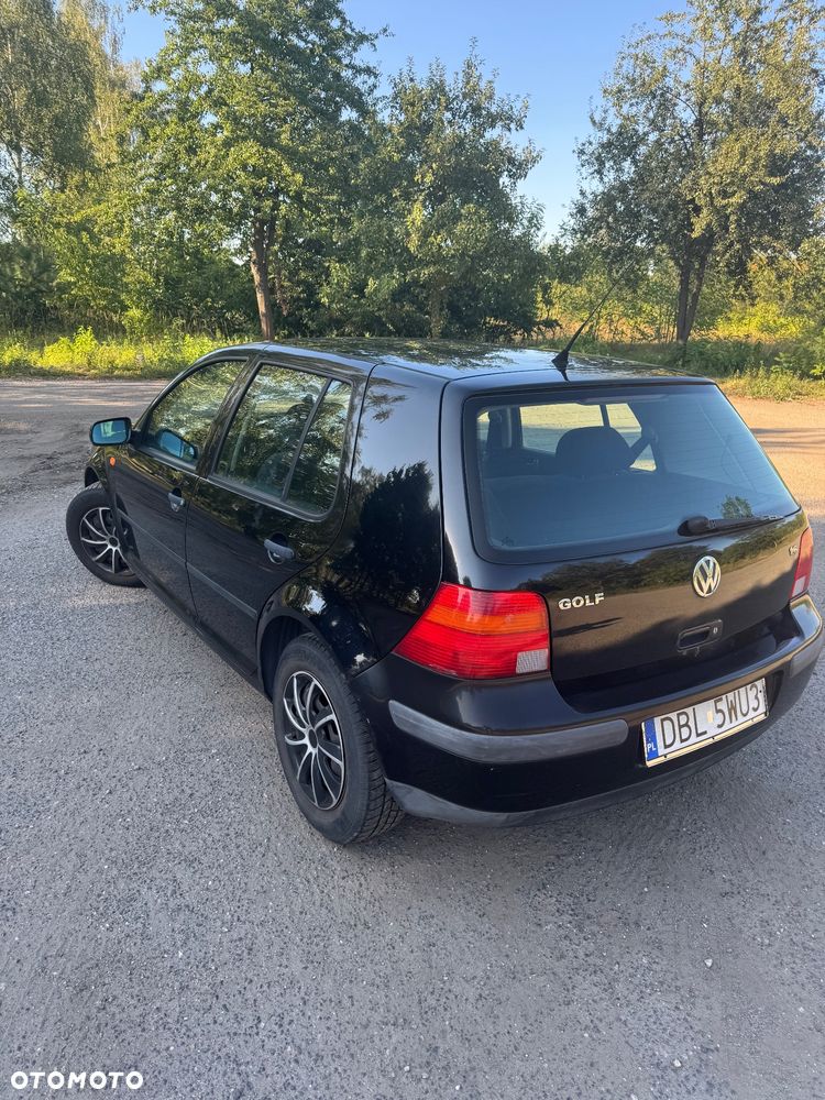 Volkswagen Golf 1.6 Highline - 4