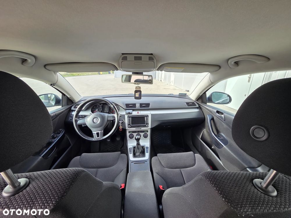 Volkswagen Passat - 19