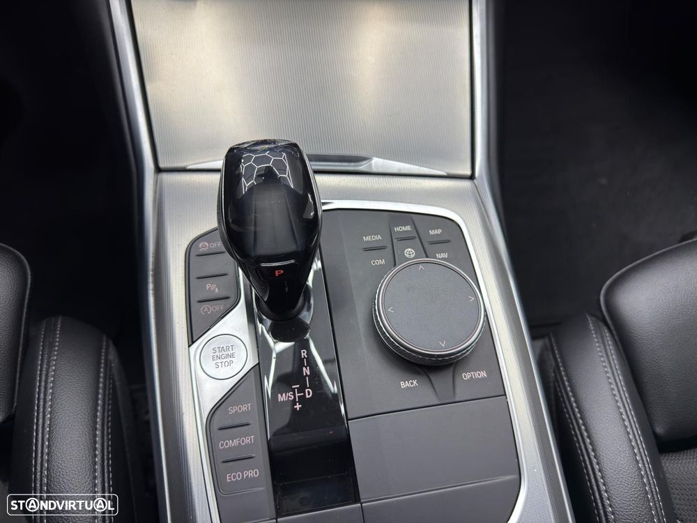 BMW 320 d xDrive Line Sport Shadow Auto - 29