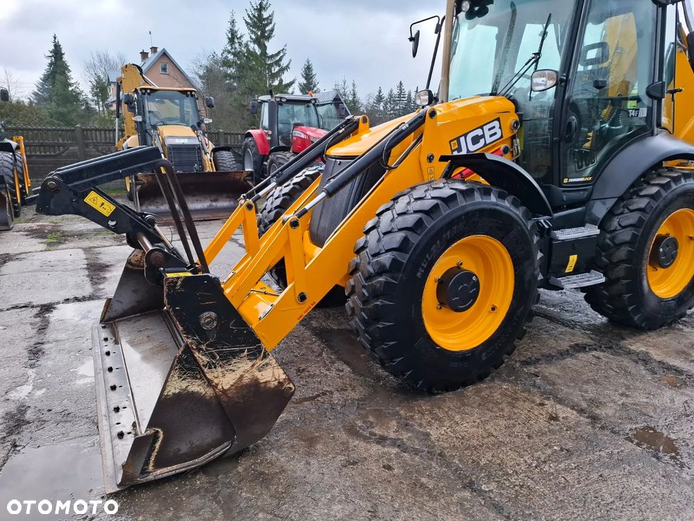 JCB 4CX - 22