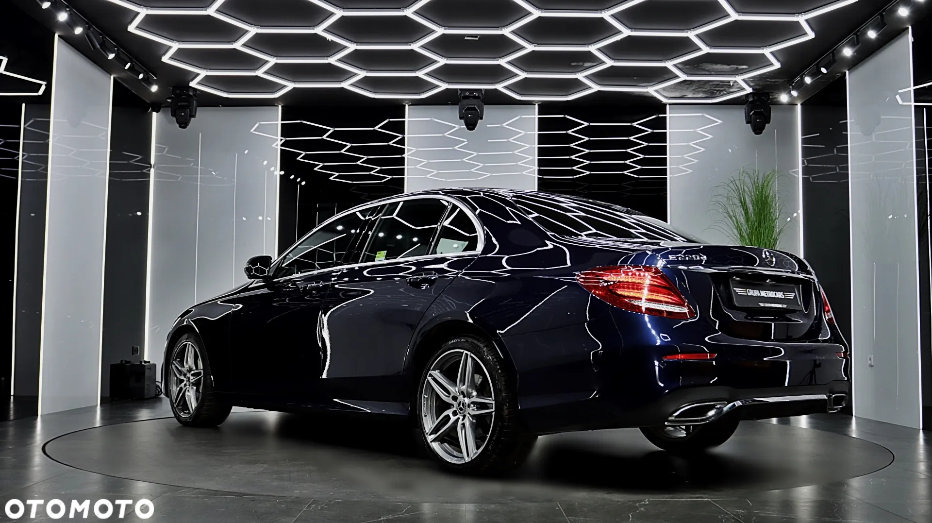 Mercedes-Benz Klasa E 220 d 4-Matic 9G-TRONIC - 5
