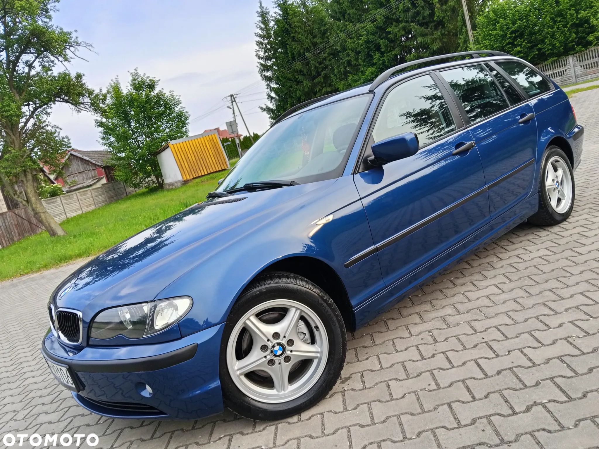 BMW Seria 3 318i Touring - 1