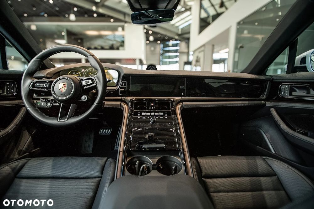 Porsche Panamera 4 - 19