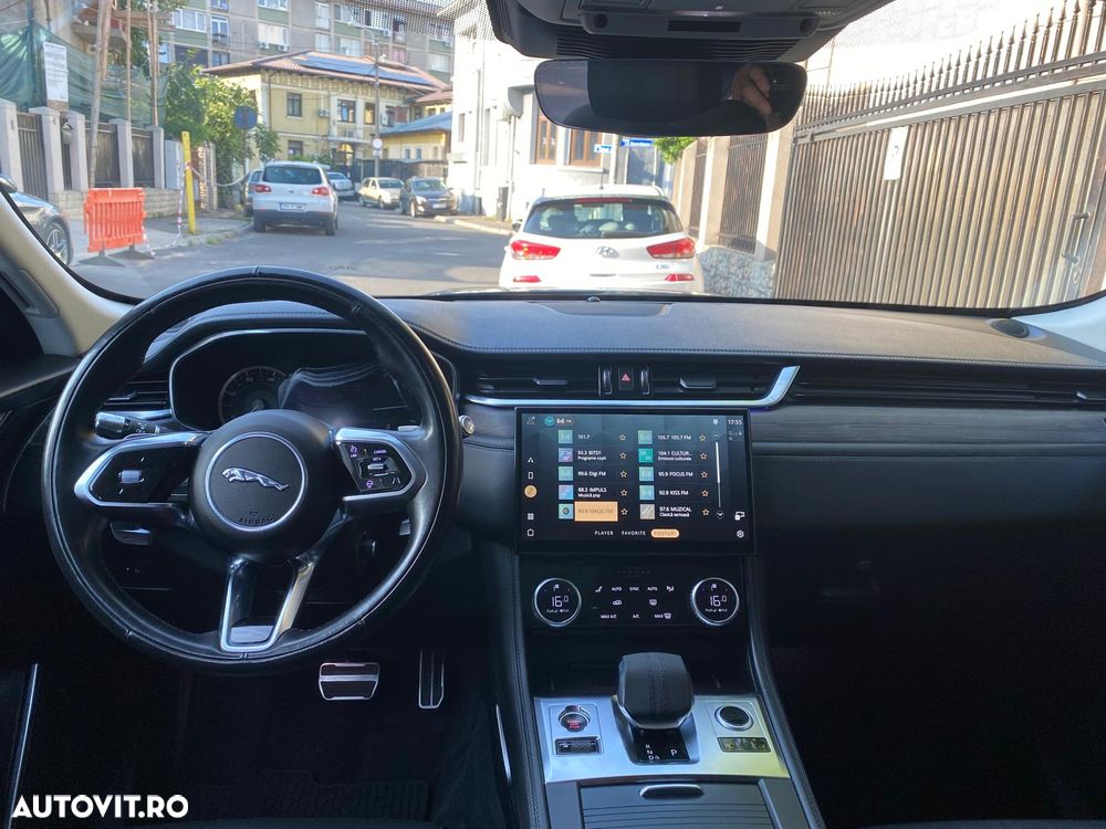 Jaguar F-Pace D165 AWD SE - 10