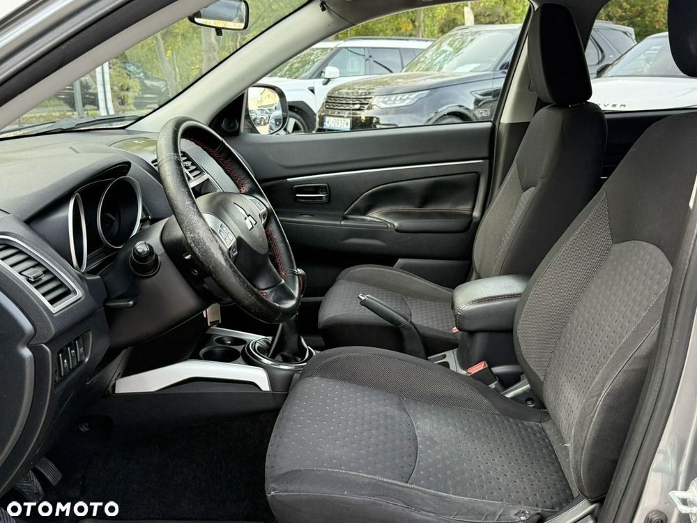 Mitsubishi ASX - 10
