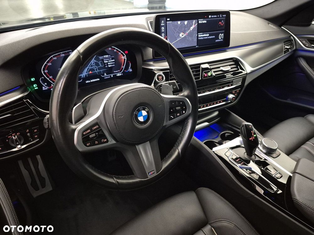 BMW Seria 5 530d xDrive mHEV M Sport sport - 11