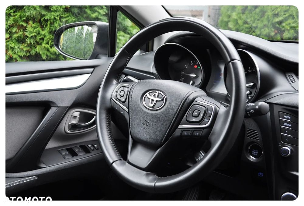 Toyota Avensis Touring Sports 1.8 Business Edition - 33